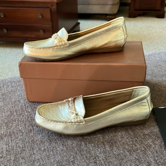 ❤️ NIB Coach Loafers Olive Mettalic Tumbled Gold 6.5 - Picture 3 of 9